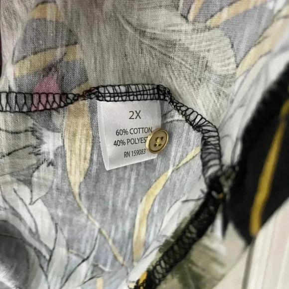 Fresh Black and pink flowered tank size 2x - Picture 3 of 4